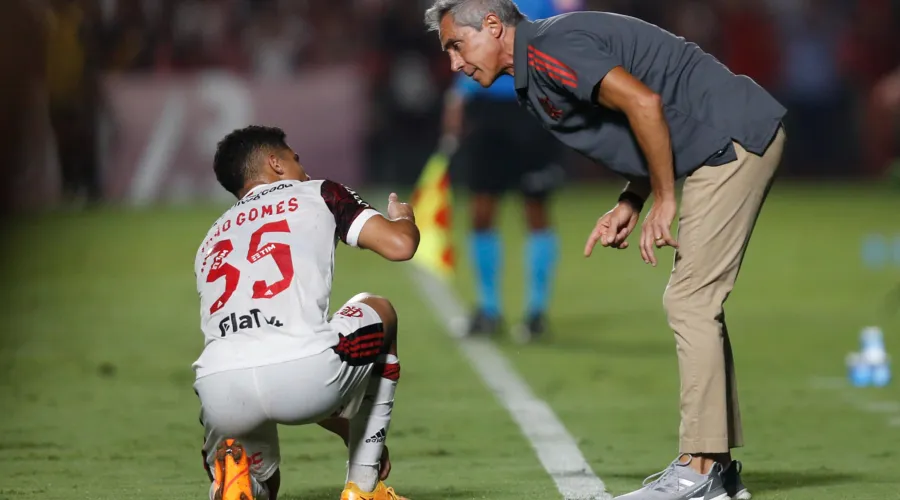 Paulo Sousa ainda não conseguiu implementar sua filosofia de jogo no Flamengo