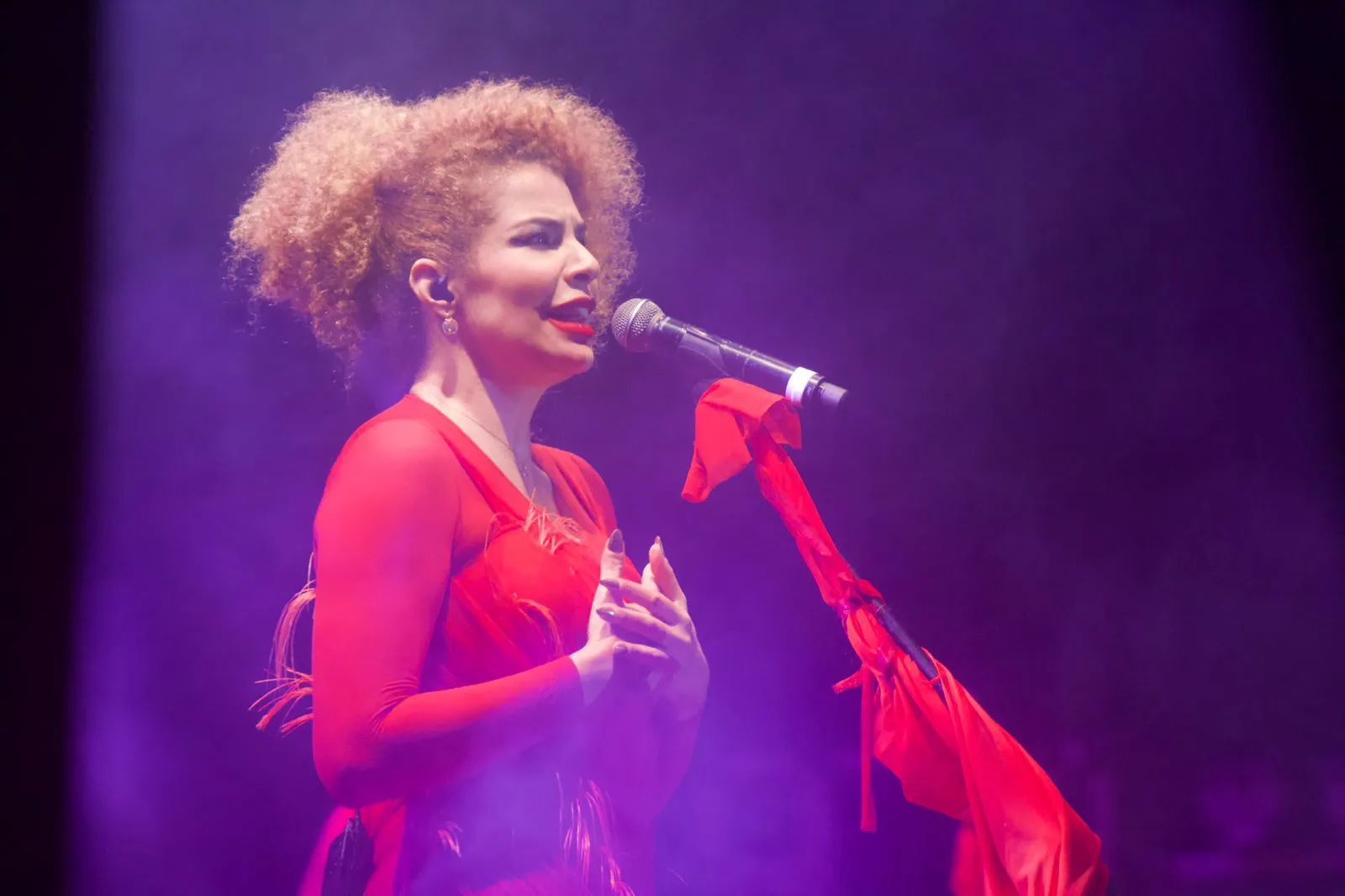 A cantora Vanessa da Mata arrebatou o público com canções icônicas