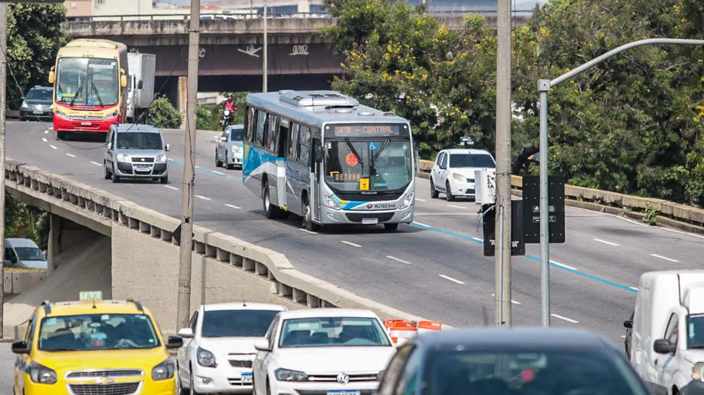 Ônibus da Rio Ita, itinerário Itaboraí x Rio é assaltado