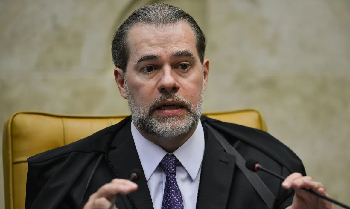 O ministro Dias Toffoli aceitou o pedido do governo Claudio Castro (PL) para "prorrogação do prazo para apresentação de proposta"