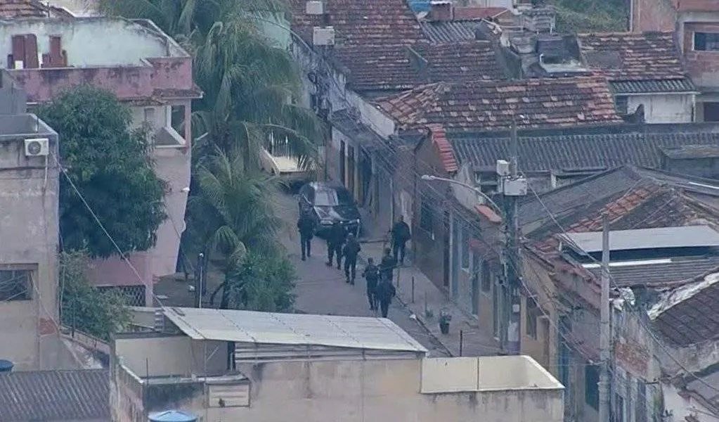 PM realiza operação no São Carlos e Prazeres