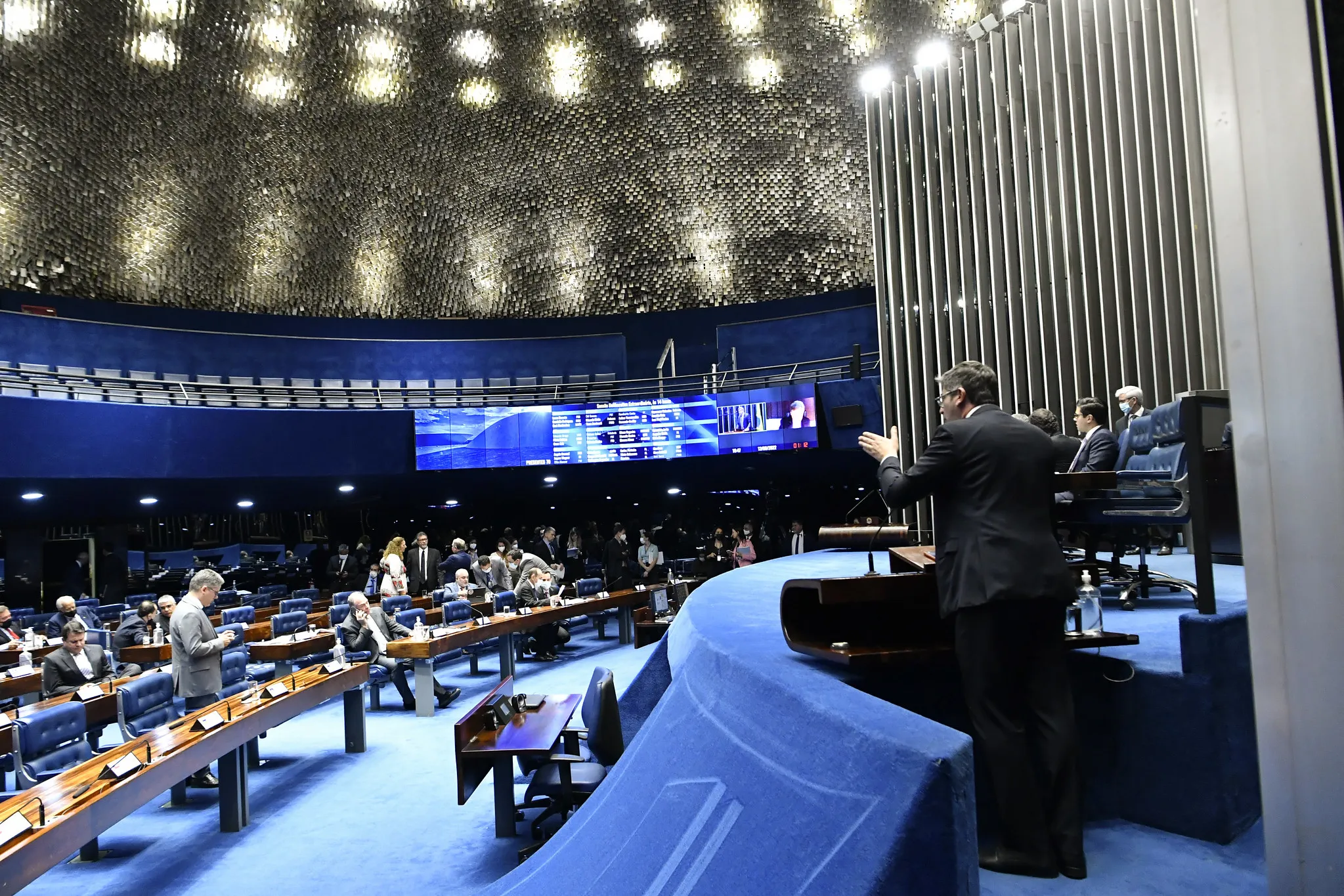 Parlamentares analisaram a proposta e aprovaram o texto-base. PL segue à Câmara do Deputados