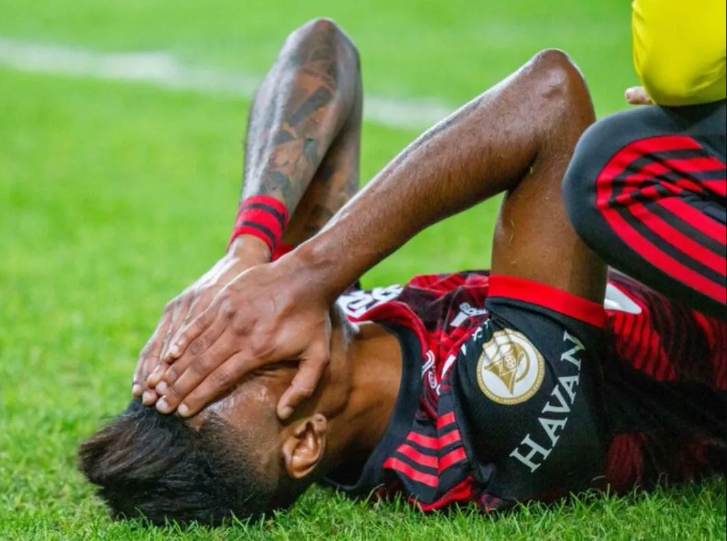 Bruno Henrique sofreu grave lesão no joelho na partida contra o Cuiabá