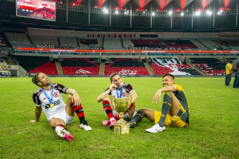 Diego Ribas, Filipe Luís e Diego Alves integraram o time multicampeão em 2019 e 2020