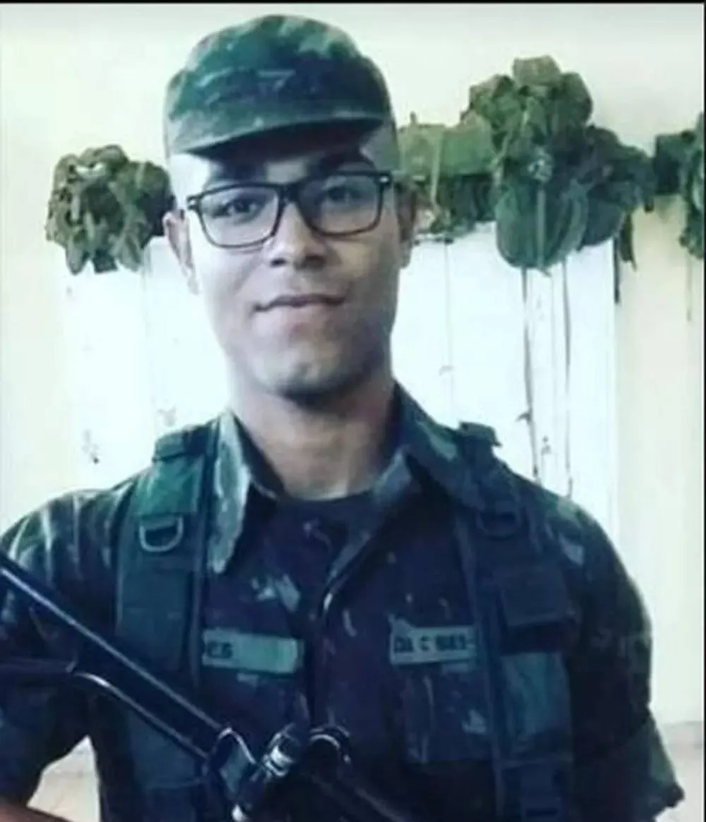 Jairo Jonatan foi paraquedista do Exército Brasileiro e estava trabalhando como garçom