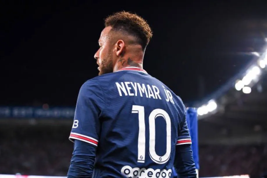 Neymar é o jogador mais caro da história do futebol.
