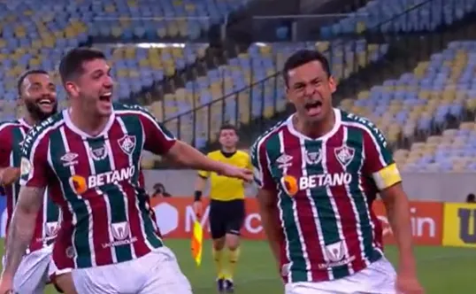 Fluminense goleia o Corinthians no Maracanã.