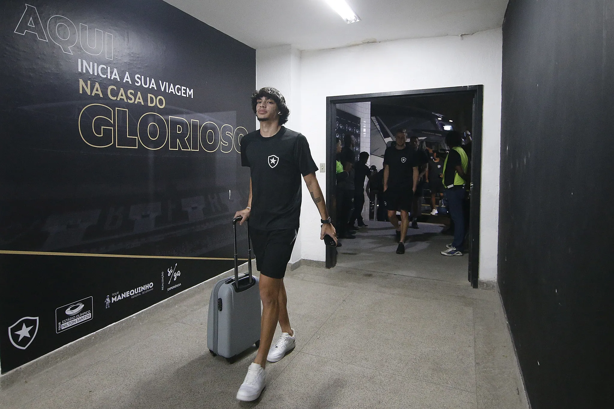 Matheus Nascimento negocia renovação de contrato no Botafogo