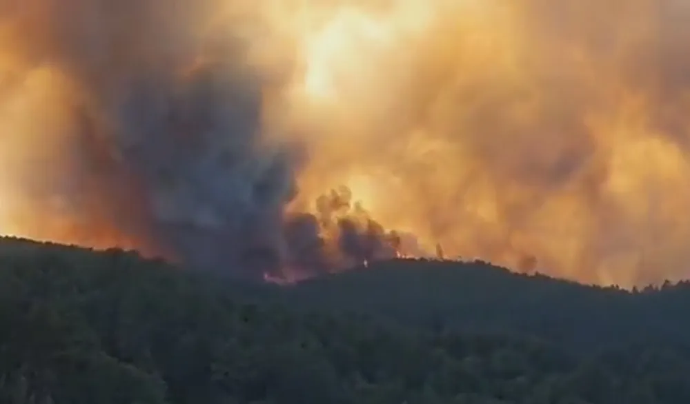 Imagem de incêndio na França