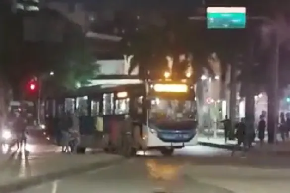 Ônibus abordado por suspeitos