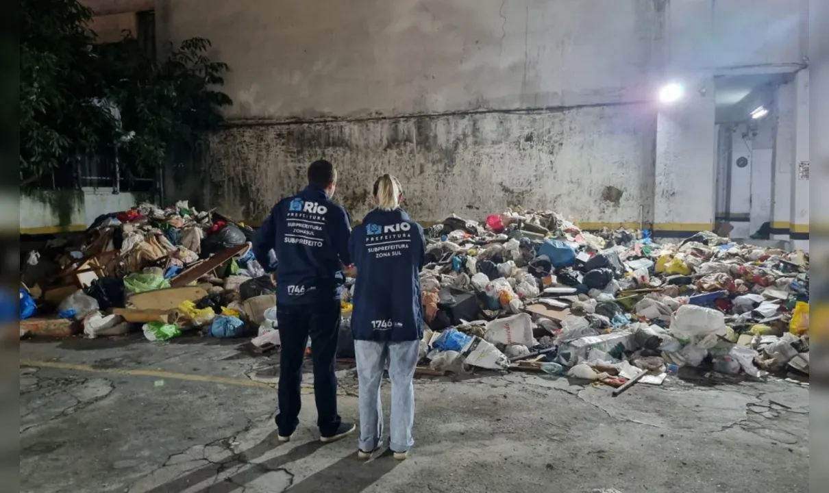 Vizinhos ficaram preocupados com a situação de abandono dos animais, mas se supreenderam as condições que a mulher vivia