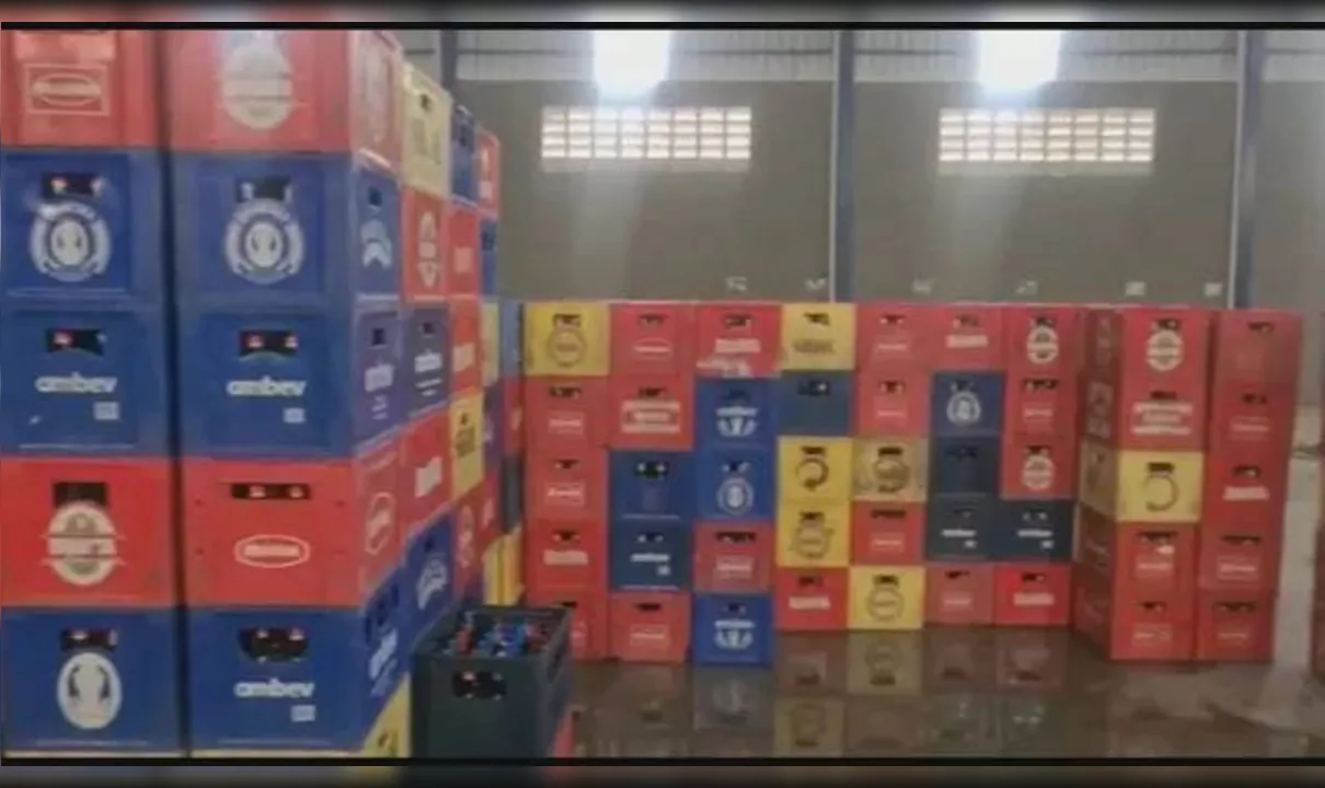 Galpão que falsificava rótulos de cervejas é fechado pela polícia