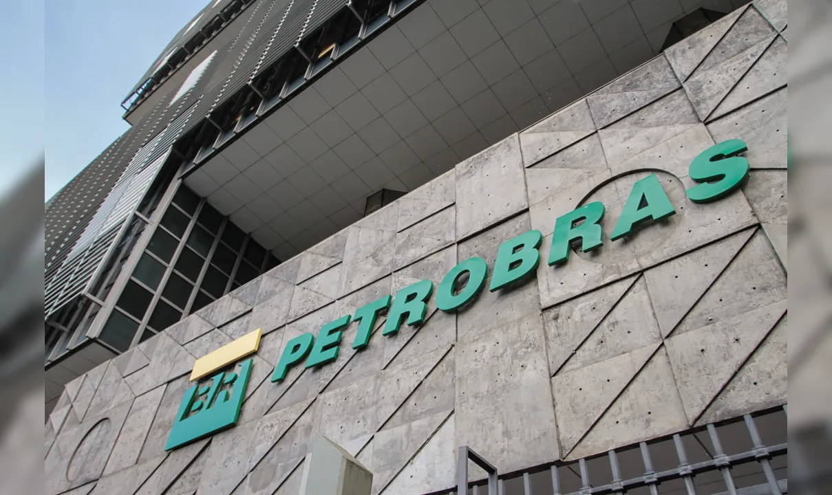 O plano de desinvestimento em refino da Petrobras representa, aproximadamente, 50% da capacidade de refino nacional