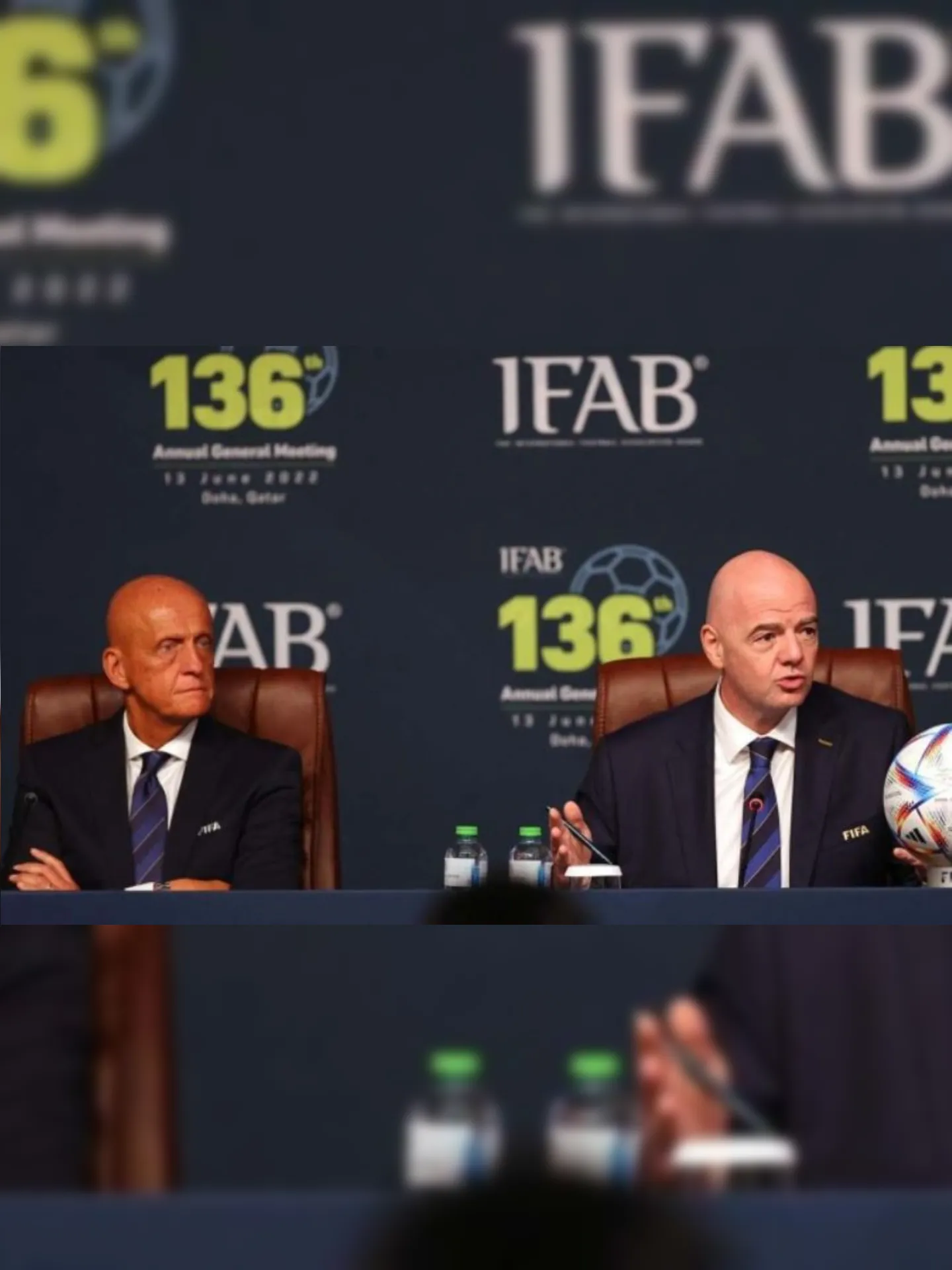 Pierluigi Collina e Gianni, diretor de arbitragem, e Gianni Infantino, presidente da Fifa, participaram da reunião