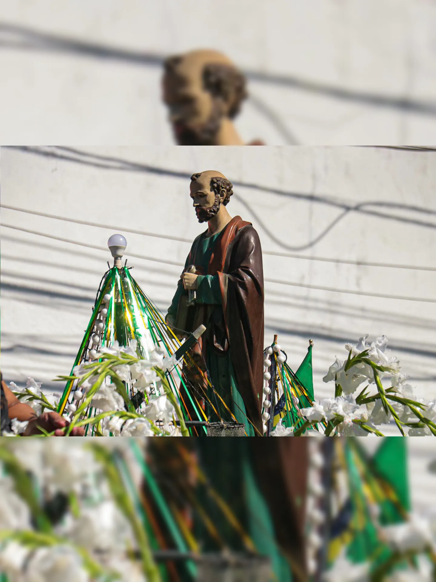Imagem de São Pedro Barqueata Procissão fiéis fé igreja jurujuba