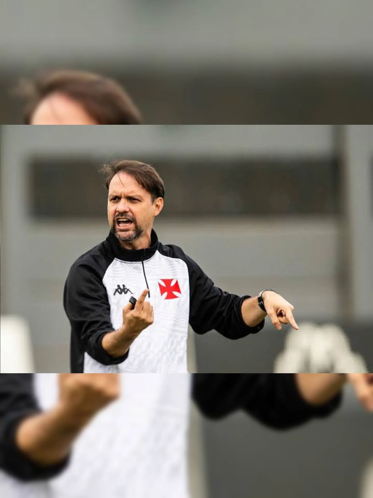 Maurício Souza estuda novidades para a escalação do Vasco