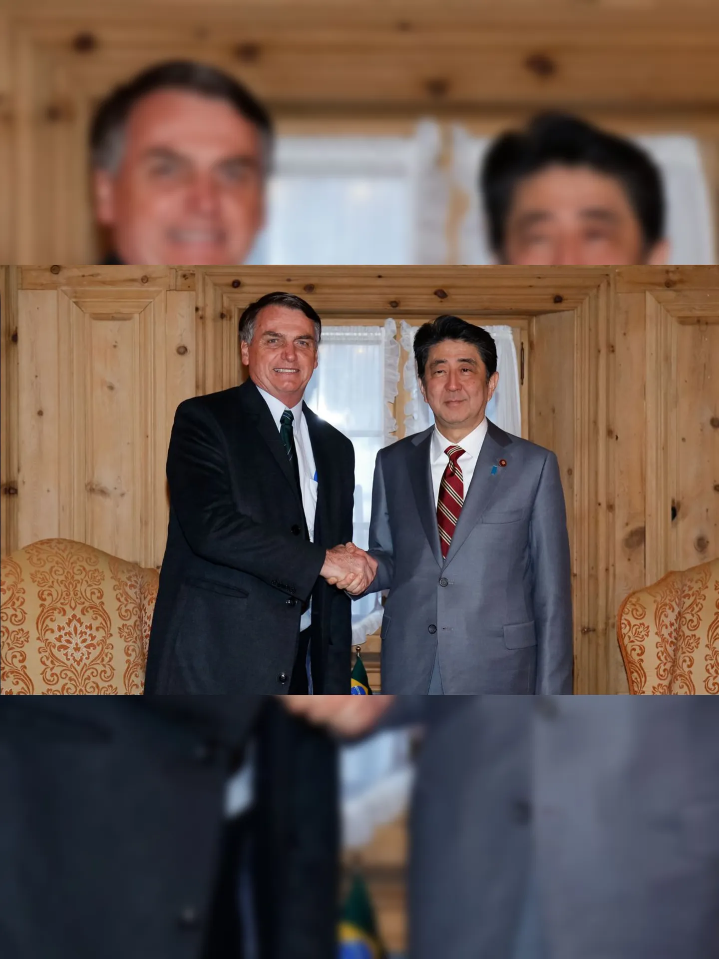 Jair Bolsonaro durante encontro com o o ex-primeiro-ministro japonês Shinzo Abe