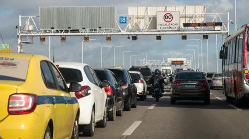 Blitz educativa na Ponte Rio-Niterói sobre Maio Amarelo