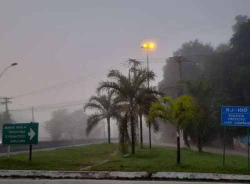 Manhã de neblina em Niterói