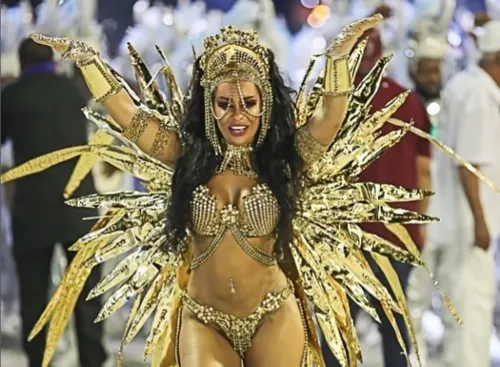 Raíssa assumiu como rainha de bateria em 2002