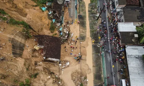 Escolas de Recife estão servindo como abrigo