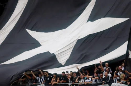 Torcida alvinegra vem fazendo sua parte, mas precisa adequar as expectativas