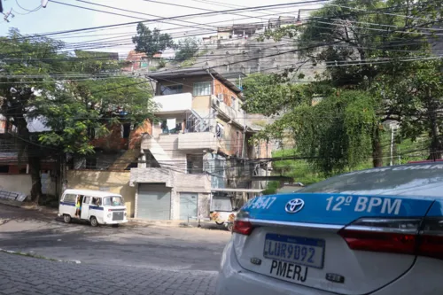 Entrada do morro do estado, tiroteio e operação