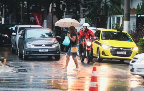 Na tarde desta quinta-feira (2), as nuvens começam a aparecer e o tempo a ficar nublado