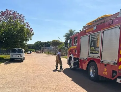 Criança foi retirada da piscina por sua mãe