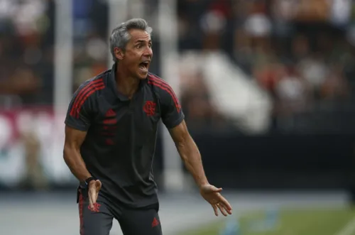 Paulo Sousa quer pelo menos dois reforços para a janela de julho