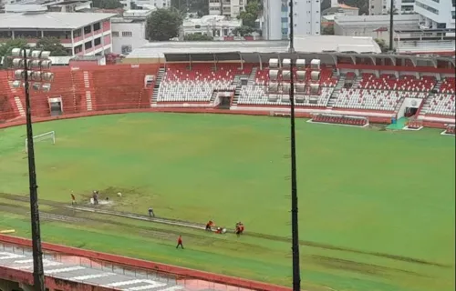 O gramado dos Aflitos não está em boas condições devido às chuvas