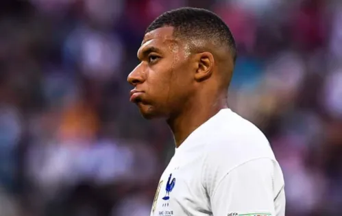 Mbappé fez cara de poucos amigos durante a derrota da França diante da Croácia