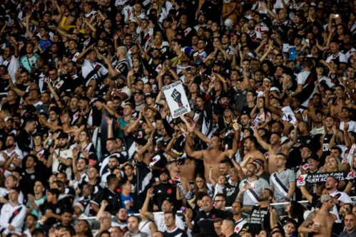 Torcida do Vasco lotou o Maracanã e animou o clube para outras tentativas