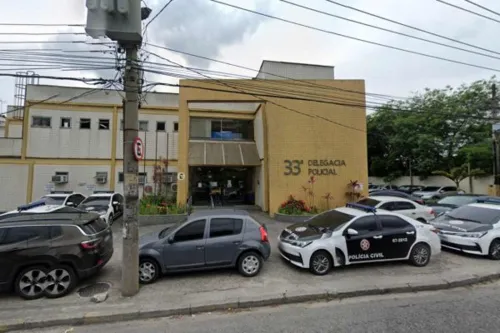 O acusado foi encontrado por agentes da Delegacia de Realengo (33ªDP) em uma casa no bairro Santa Cruz