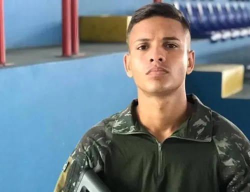 Jovem era cabo do Exército.