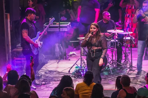 Artista de 23 anos migrou para o sertanejo inspirada por Marília Mendonça