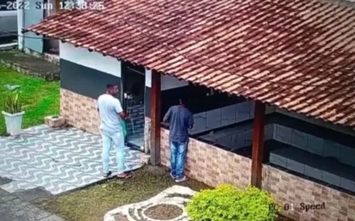 Todo o material apreendido e os dois homens foram levados para a 35° DP (Campo Grande)