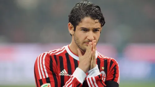 Pato defendeu o Milan, mas não rendeu o esperado ao longo da carreira