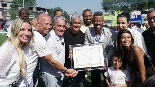 Léo recebeu a homenagem durante um evento no Complexo Esportivo Valter Pereira da Silva