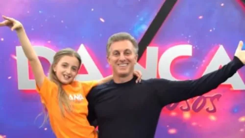 Eva é a unica filha menina de Luciano Huck e Angélica