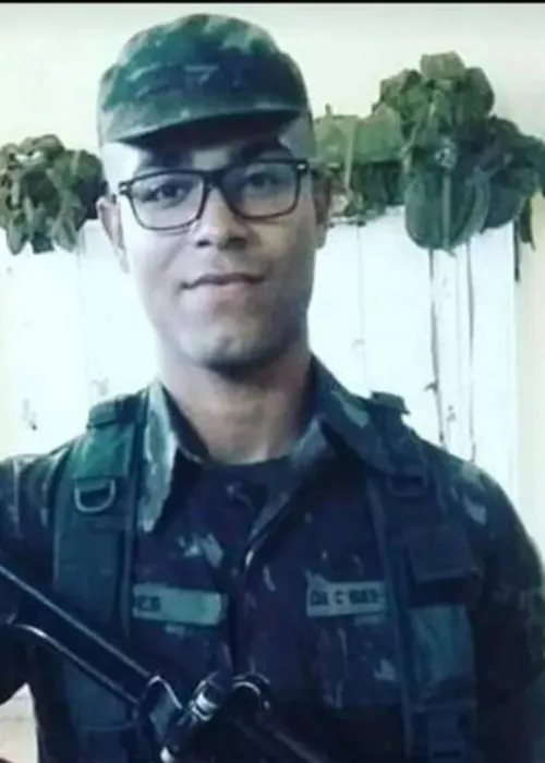 Jairo Jonatan foi paraquedista do Exército Brasileiro e estava trabalhando como garçom