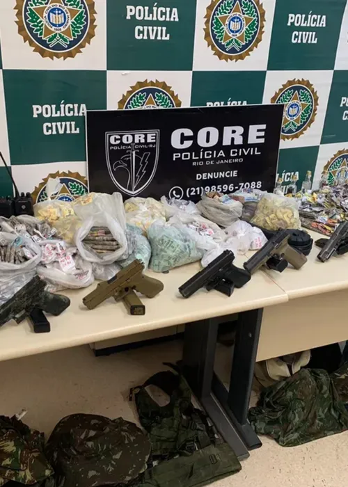 Armas e farto material entorpecente foram apreendidos