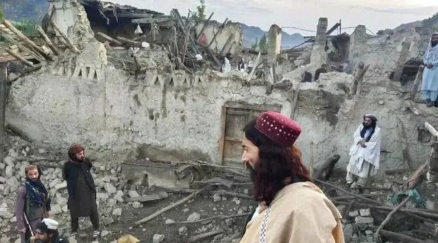 Terremoto de magnitude 5,9 atinge o Afeganistão e mata mais de 900 pessoas