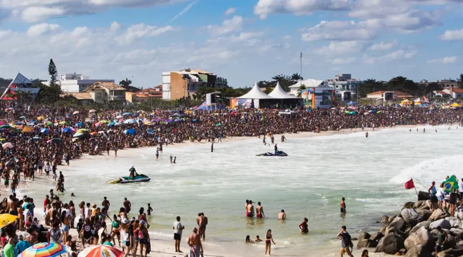 Praia de Itaúna é o principal palco do Rio Pro