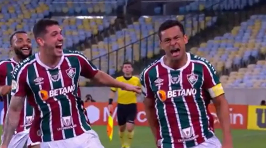 Fluminense goleia o Corinthians no Maracanã.