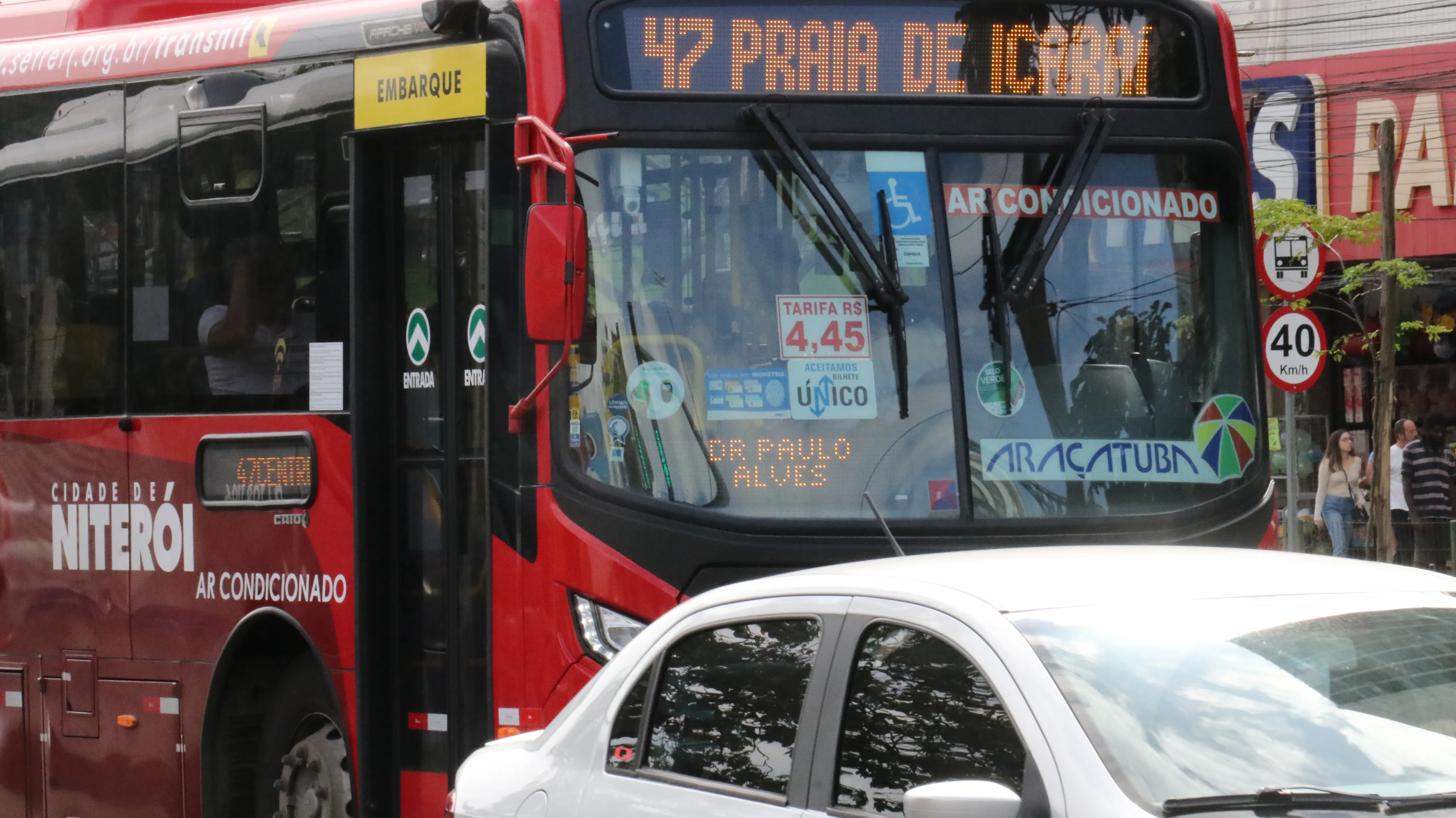 Ônibus da linha 47, da viação Araçatuba, já exibia o novo valor de R$ 4,45
