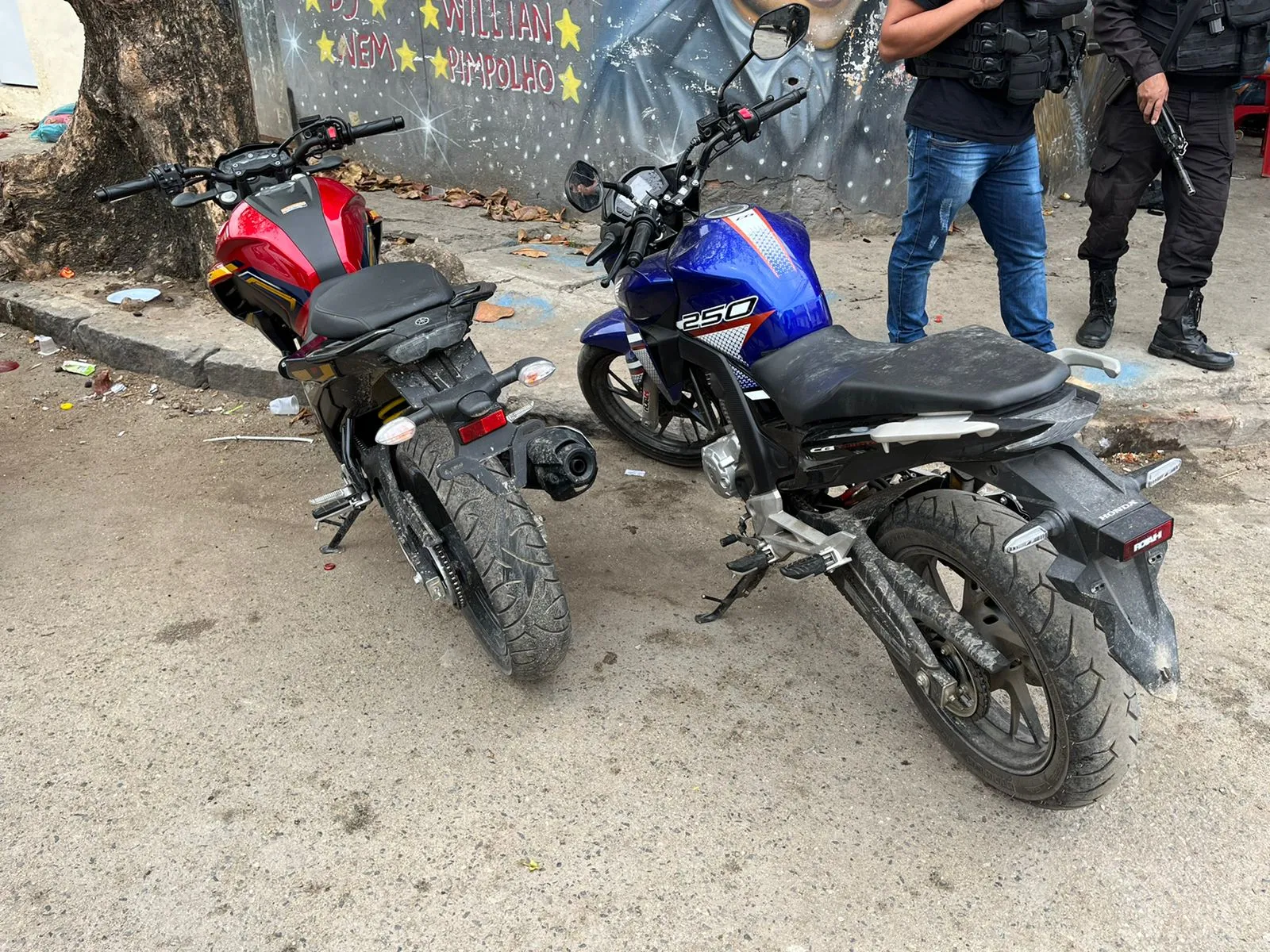 Duas motos também foram apreendidas