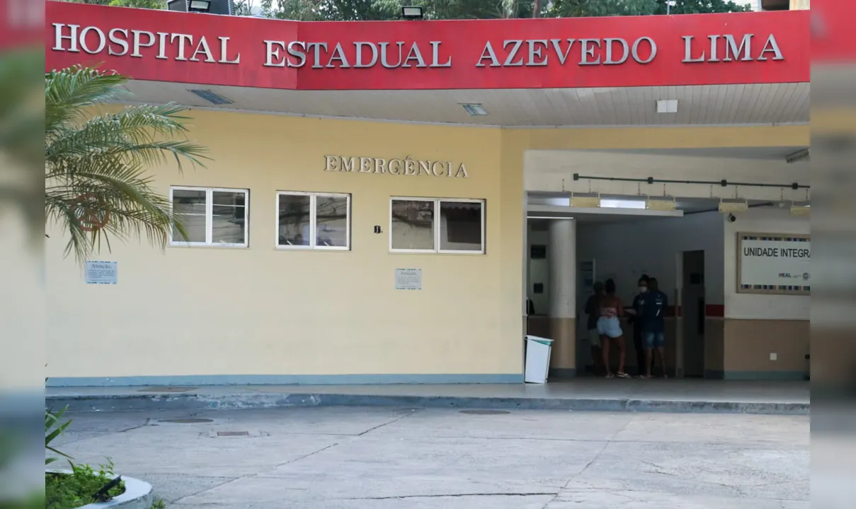 Os feridos foram levados para o Hospital Estadual Azevedo Lima (Heal), no Fonseca