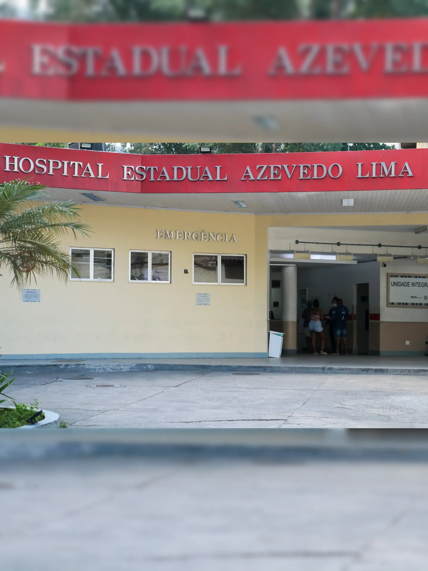 Os feridos foram levados para o Hospital Estadual Azevedo Lima (Heal), no Fonseca