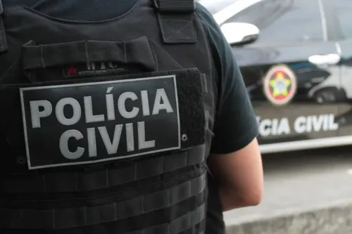 A prisão foi feita por agentes da Polícia Civil